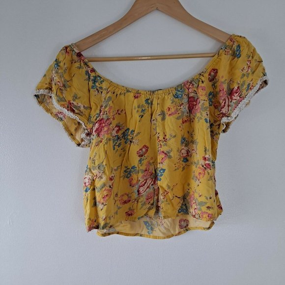 HIP Happening In The  Present Women's  S Yellow Floral Cropped Top  Split Back - Picture 9 of 10